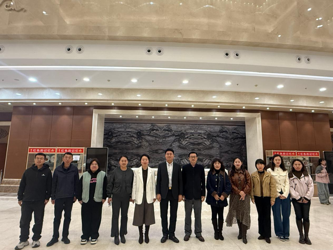 我校组织师生观看民族团结进步情景剧《守望兴安》