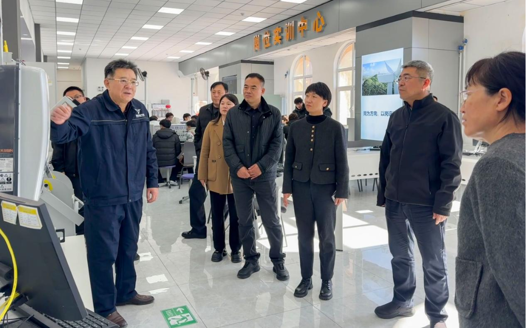 突泉县人民政府一行到leyu乐鱼手机官网入口政校合作交流